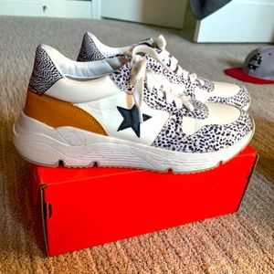 Vici Dolls Sneakers with running sole